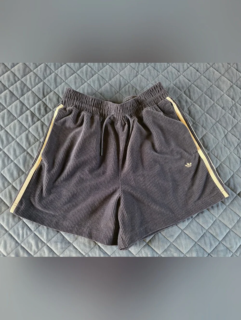 Adidas Men’s Dark Blue Corduroy Drawstring Shorts with Side Stripe Sz Small